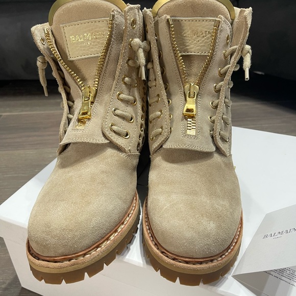 - Balmain Tia Tundra grommet boots in sable sand. Size 39. Great condition - Picture 11 of 11